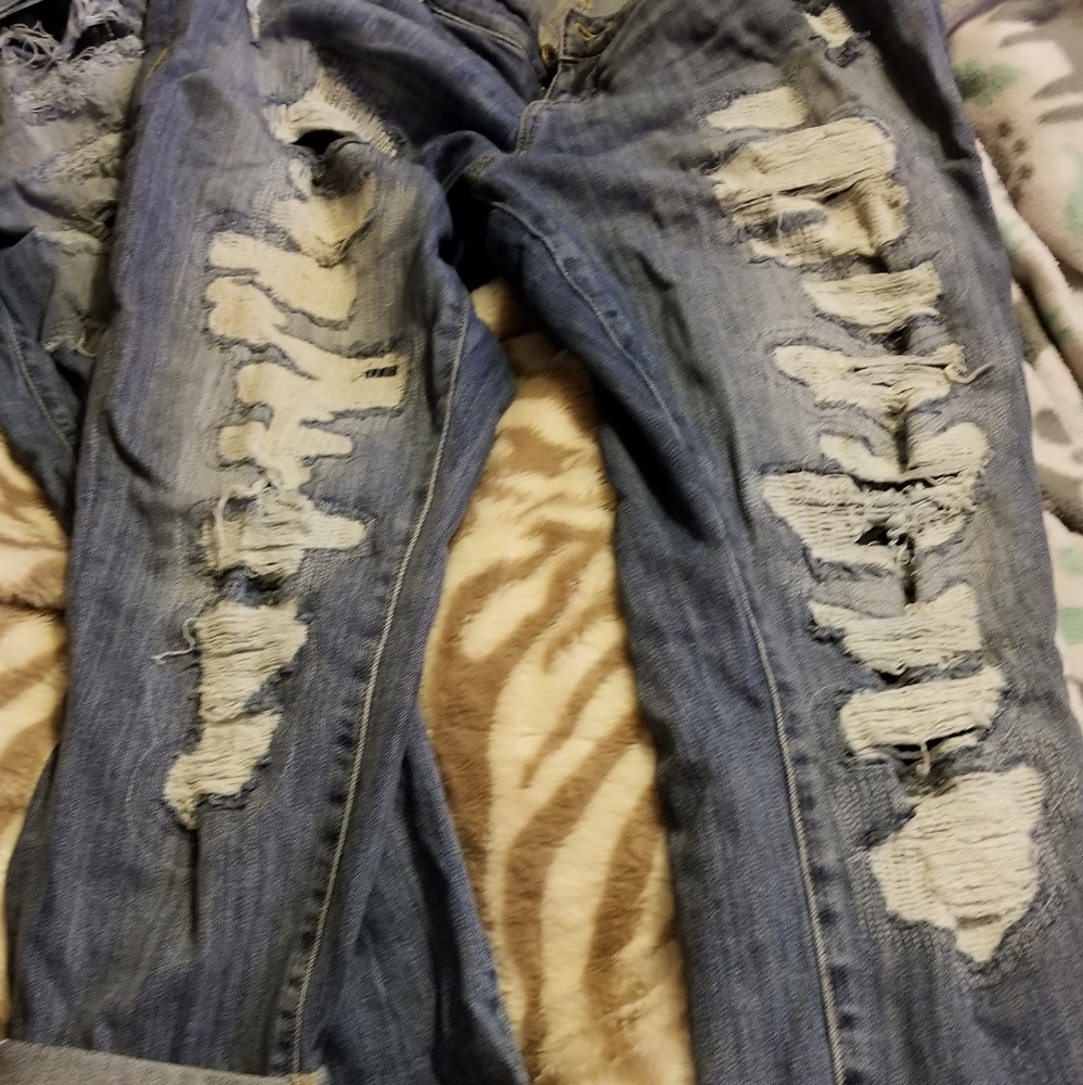 Distressed Jean's - Picture 1 of 3